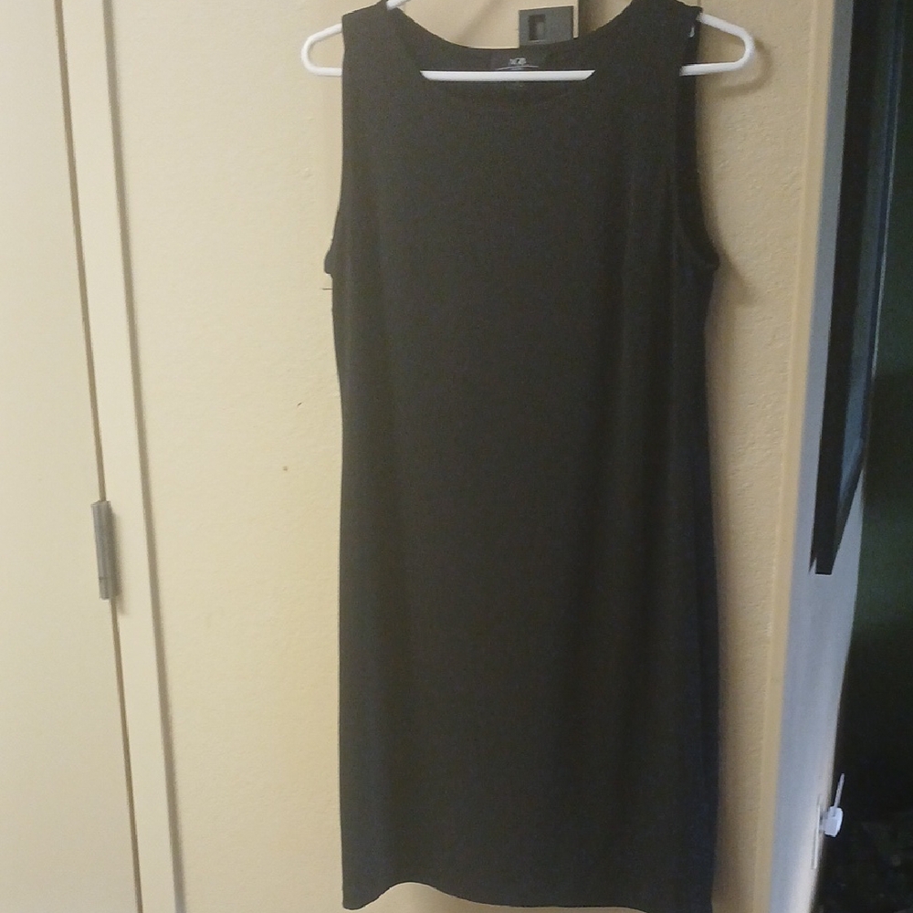 Elegant Black Sleeveless Dress